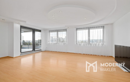 Na prenájom priestranný 5-izbový mezonet v Starom Meste