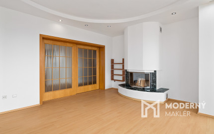 Na prenájom priestranný 5-izbový mezonet v Starom Meste