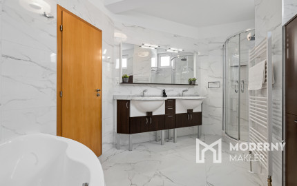 Na prenájom priestranný 5-izbový mezonet v Starom Meste