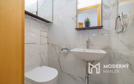 Na prenájom priestranný 5-izbový mezonet v Starom Meste