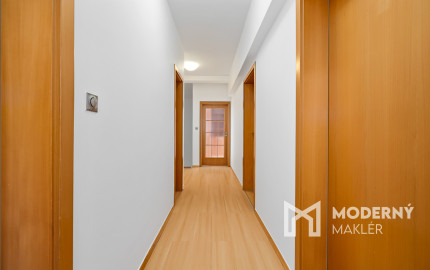 Na prenájom priestranný 5-izbový mezonet v Starom Meste