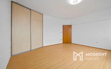 Na prenájom priestranný 5-izbový mezonet v Starom Meste