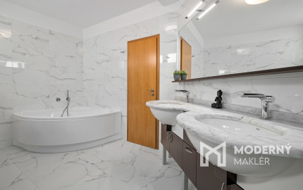 Na predaj luxusný mezonet s terasou a garážou v Starom meste