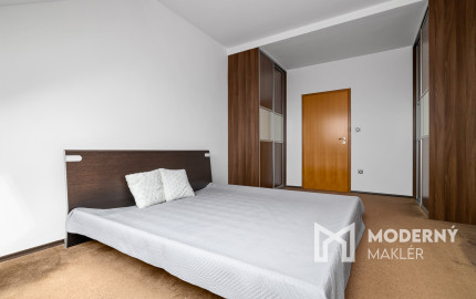 Na predaj luxusný mezonet s terasou a garážou v Starom meste