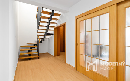 Na predaj luxusný mezonet s terasou a garážou v Starom meste