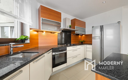 Na predaj luxusný mezonet s terasou a garážou v Starom meste