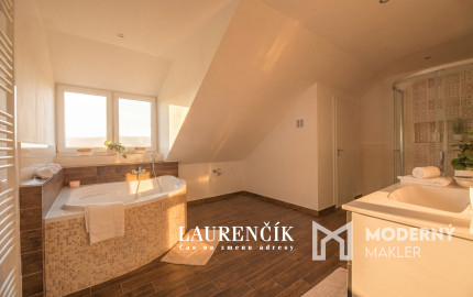 NA PREDAJ | RODINNÝ DOM S VÝHĽADOM NA VRŠATEC - ILAVA, KLOBUŠICE