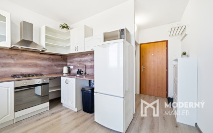 Na prenájom 1-izbový byt v centre Senca + internet a TV v cene