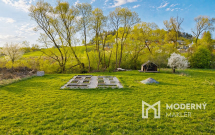 Na predaj pozemok v perspektívnej lokalite Dolného Kalníka