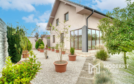 Na predaj rodinný dom s investičným potenciálom v Kostolišti