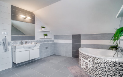 Na predaj rodinný dom s investičným potenciálom v Kostolišti