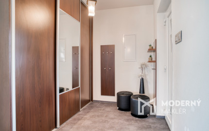 Na predaj rodinný dom s investičným potenciálom v Kostolišti