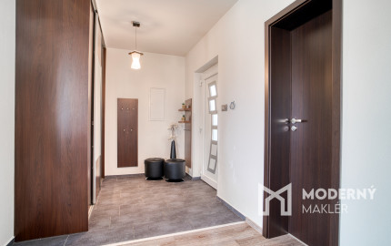 Na predaj rodinný dom s investičným potenciálom v Kostolišti