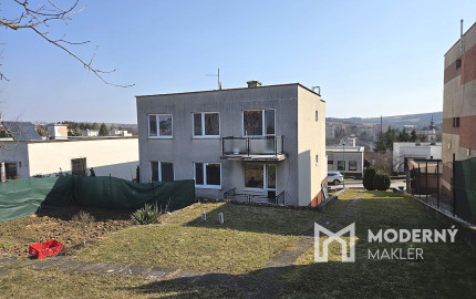 4 izb. byt. jednotka v RD, kompletná rekonštrukcia, 87 m², garáž, pivnica, skladové priestory s pozemkom 333 m2