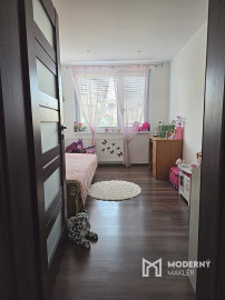 3 izb. byt. jednotka v RD, kompletná rekonštrukcia, 87 m², garáž, pivnica, skladové priestory s pozemkom 333 m2