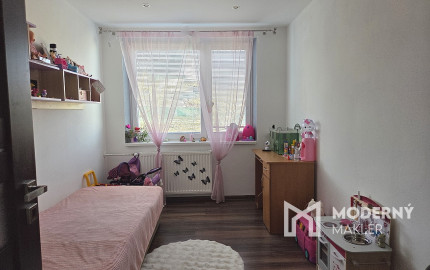 3 izb. byt. jednotka v RD, kompletná rekonštrukcia, 87 m², garáž, pivnica, skladové priestory s pozemkom 333 m2