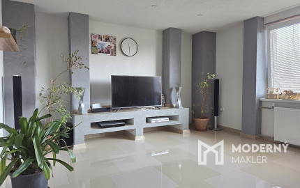 3 izb. byt. jednotka v RD, kompletná rekonštrukcia, 87 m², garáž, pivnica, skladové priestory s pozemkom 333 m2