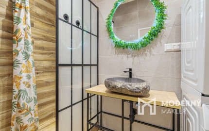 Na prenájom 3-izbový byt s 2 balkónmi a 2 parkingami, Ružinov