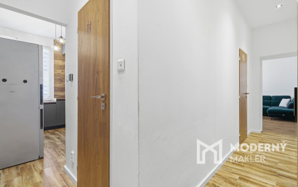 Na prenájom 3-izbový byt s 2 balkónmi a 2 parkingami, Ružinov