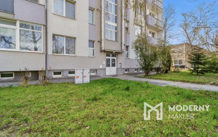 Na prenájom 3-izbový byt s 2 balkónmi a 2 parkingami, Ružinov