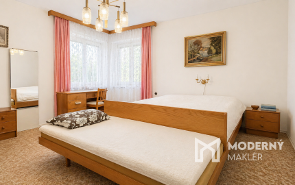 Na predaj zariadený 4-izbový rodinný dom v Ostraticiach