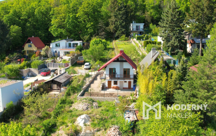 ZNÍŽENÁ CENA:Na predaj chata s panoramatickým výhľadom na Bratislavu