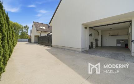 Na prenájom zariadený 5-izbový rodinný dom s garážou v Malackách