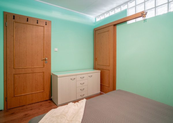 Na prenájom priestranný 3-izbový byt vo vyhľadávanej časti Ružinova