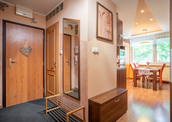 Na prenájom priestranný 3-izbový byt vo vyhľadávanej časti Ružinova