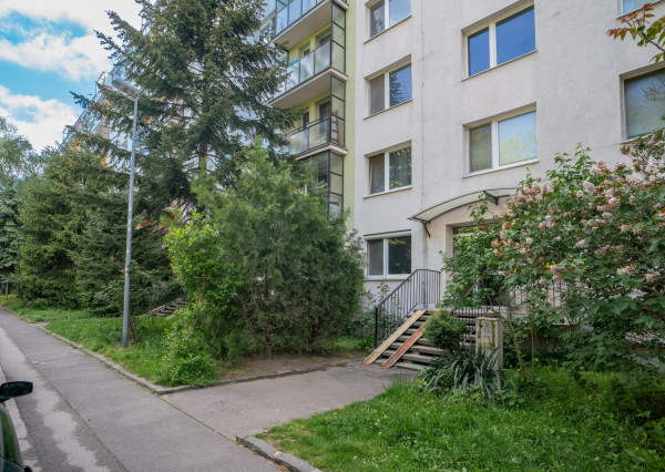 Na prenájom priestranný 3-izbový byt vo vyhľadávanej časti Ružinova