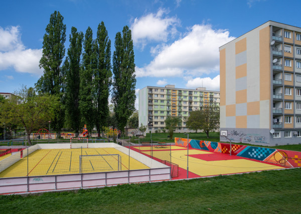 Na prenájom priestranný 3-izbový byt vo vyhľadávanej časti Ružinova