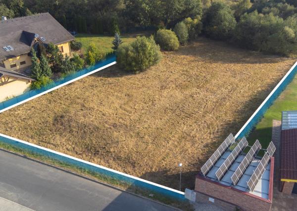 Na predaj perspektívny pozemok so stavebným povolením vo Veľkej Lomnici