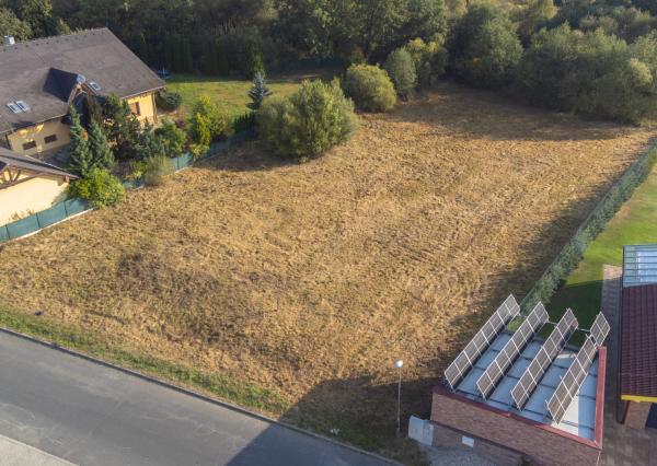 Na predaj perspektívny pozemok so stavebným povolením vo Veľkej Lomnici