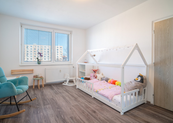 Na prenájom kompletne zariadený 3-izbový byt v Malackách