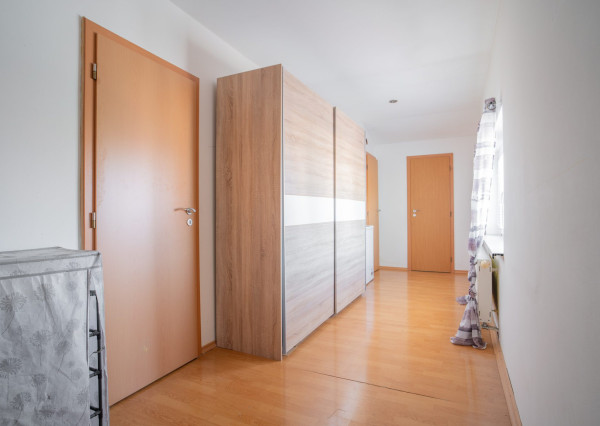 Na predaj priestranný 6-izbový rodinný dom v obci Hrnčiarovce nad Parnou