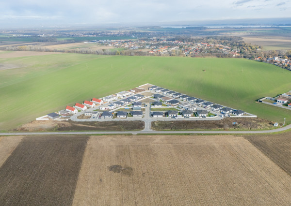 Na predaj lukratívne pozemky v novovybudovanej časti obce Topoľnica