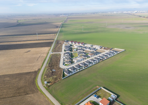 Na predaj lukratívne pozemky v novovybudovanej časti obce Topoľnica