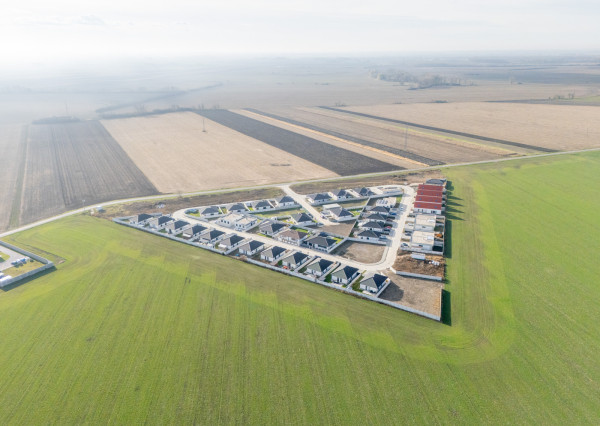 Na predaj lukratívne pozemky v novovybudovanej časti obce Topoľnica