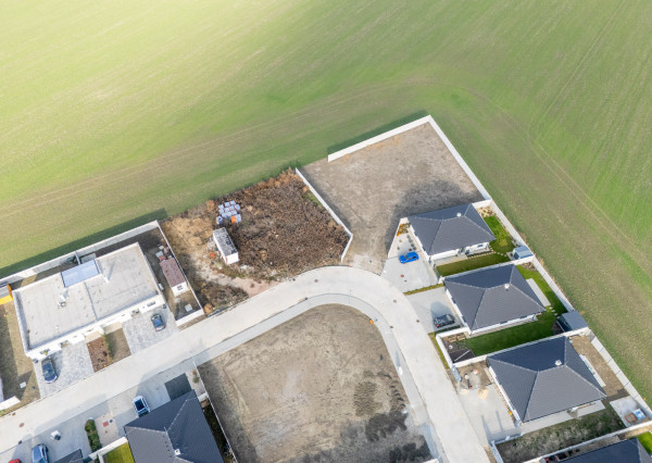 Na predaj lukratívne pozemky v novovybudovanej časti obce Topoľnica