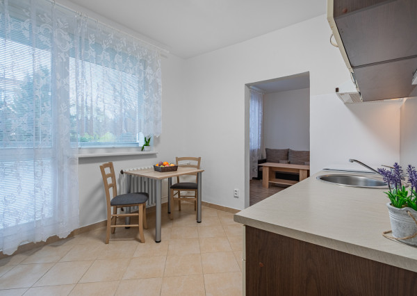 Na predaj kompletne zariadený 1 - izbový byt v Skalici