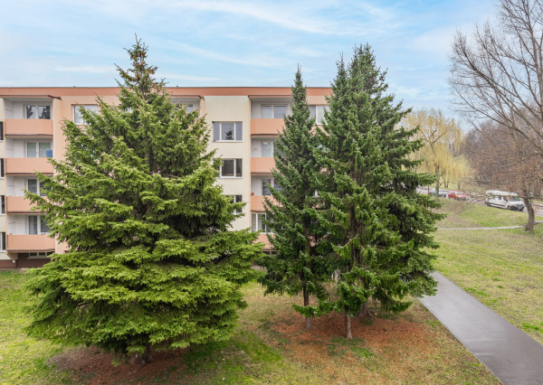 Na predaj kompletne zariadený 1 - izbový byt v Skalici