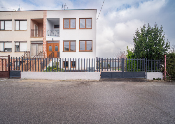 Na predaj štýlovo zrekonštruovaný dvojpodlažný rodinný dom za výhodnú cenu v obci Veľká Mača