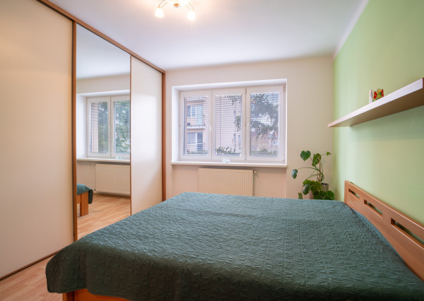 PRENAJATÉ: Na prenájom priestranný 2-izbový byt na Záhradnej ulici v Pezinku