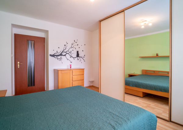 PRENAJATÉ: Na prenájom priestranný 2-izbový byt na Záhradnej ulici v Pezinku