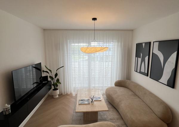 Na prenájom novostavba moderného, kompletne zariadeného 2izb bytu na Tramínovej ul. v Trenčíne.