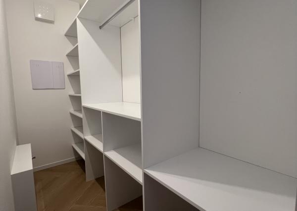 Na prenájom novostavba moderného, kompletne zariadeného 2izb bytu na Tramínovej ul. v Trenčíne.