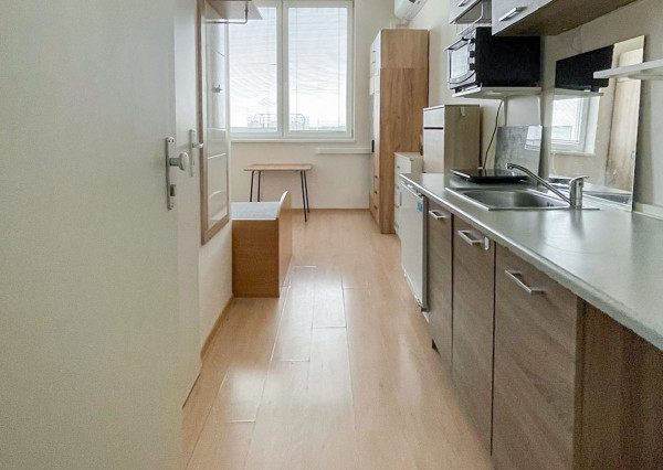 Na prenájom minimalistický 1-izbový byt v Rovinke