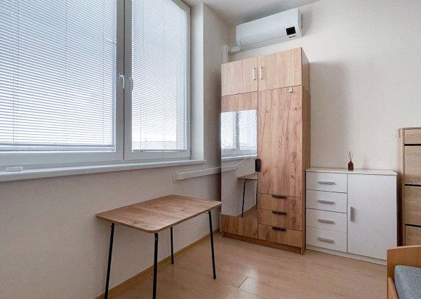 Na prenájom minimalistický 1-izbový byt v Rovinke