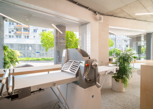 Na prenájom úspešná gastro prevádzka v Petržalke