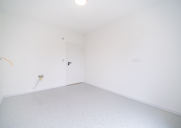 Na prenájom komerčné priestory v centre obce Veľké Leváre